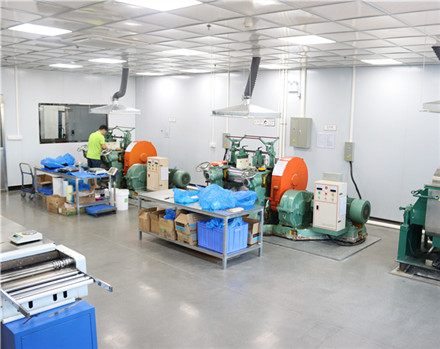 硫化煉（liàn）膠車間