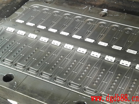 矽(guī)膠製(zhì)品工藝