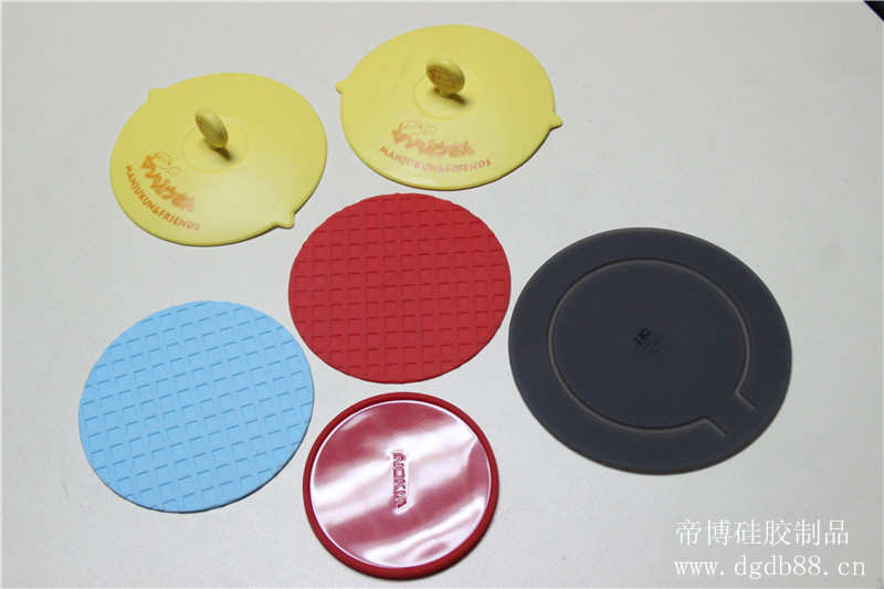 矽膠(jiāo)墊與橡膠墊的區別(bié).jpg