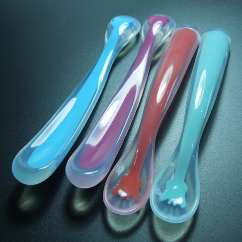 矽膠(jiāo)勺子