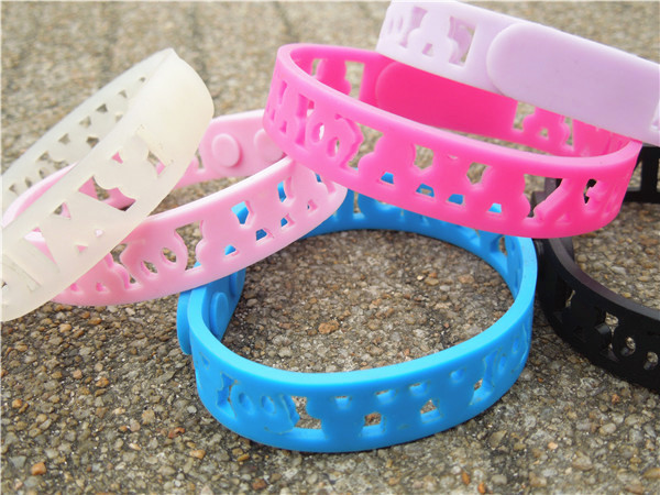 矽膠手(shǒu)環定製 矽膠手環(huán)定(dìng)製