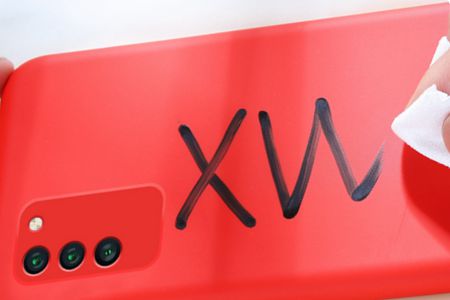 輕鬆擦掉矽膠手機套上的任何汙漬 輕鬆擦掉矽膠(jiāo)手機套上的任何汙漬(zì)